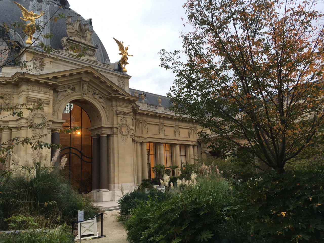 Nocturne au Petit Palais fin septembre : ciel étoilé et jazz velouté …